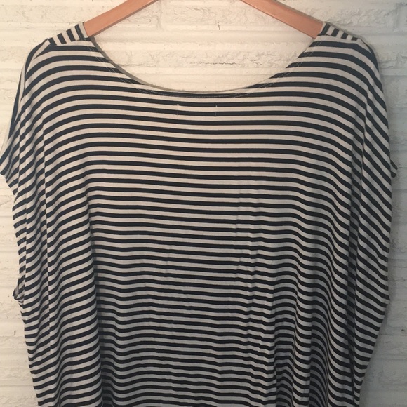 Nation LTD Soft and Loose Fitting Top 👚 - Picture 2 of 3